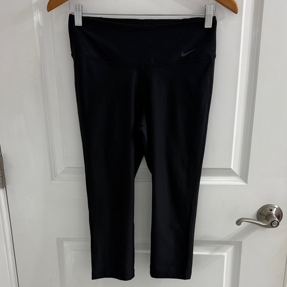 Nike Pants - Nike Black Capri Leggings